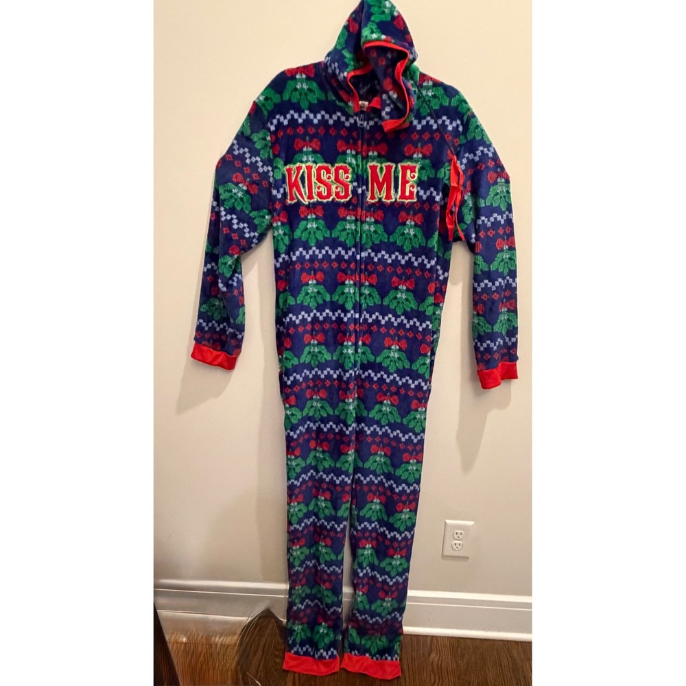 December 25 XL Christmas Hooded Pajama Jumpsuit Kiss Me Mistletoe